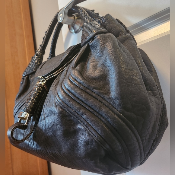 100% Authentic Fendi Nappa Leather Spy Bag in Black; Almost Brand-New Condition - Picture 3 of 16